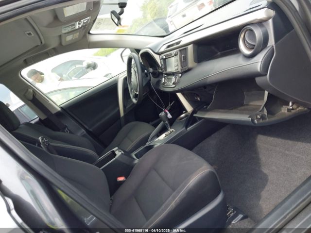 JTMRFREV6FD138738 Toyota Rav4 Xle