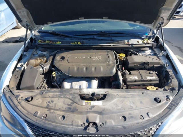 Chrysler 200 Limited 2015 1C3CCCAB1FN740873 Image 10