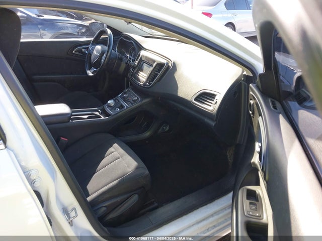 Chrysler 200 Limited 2015 1C3CCCAB1FN740873 Image 5