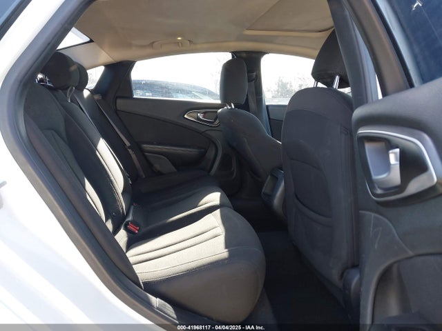 Chrysler 200 Limited 2015 1C3CCCAB1FN740873 Image 8