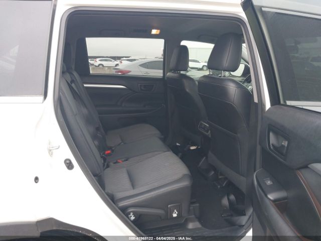 5TDZKRFH0FS066671 Toyota Highlander Le Plus V6