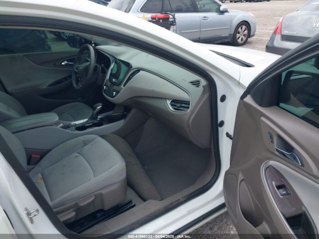 1G1ZD5ST1NF124095 Chevrolet Malibu Fwd Lt