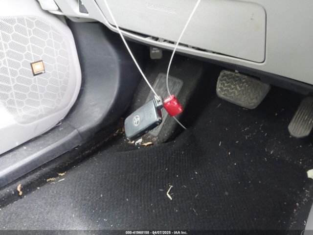 2016 TOYOTA HIGHLANDER 5TDYKRFH6GS122657 Photo 10