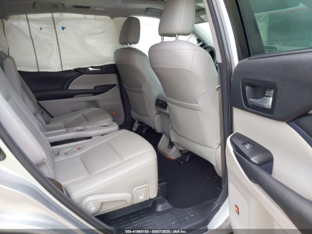 2016 TOYOTA HIGHLANDER 5TDYKRFH6GS122657 Photo 7