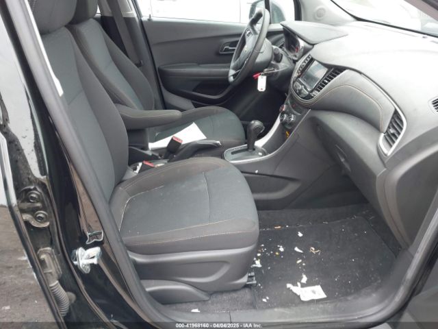 KL7CJKSB6LB033191 Chevrolet Trax Fwd Ls