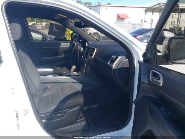 1C4RJEAG9HC731159 Jeep Grand Cherokee Laredo 4x2
