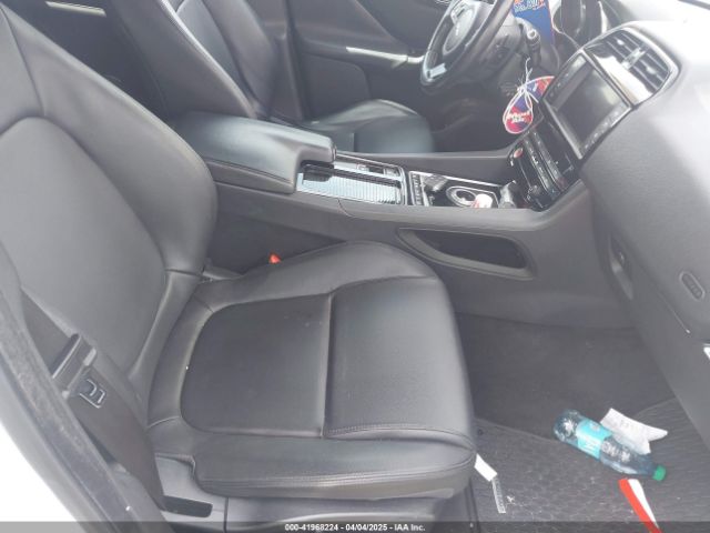 2018 JAGUAR F-PACE SADCJ2FN8JA256556 Photo 4