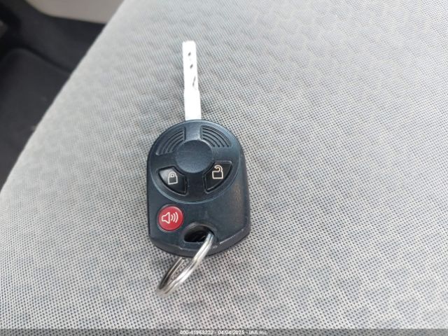 1FMCU0GD8HUE72005 Ford ESCAPE SE