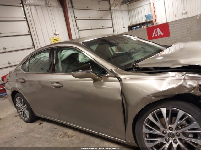 58AD11D11MU007968 Lexus ES 250