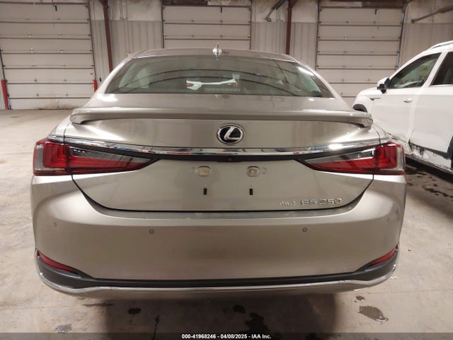58AD11D11MU007968 Lexus ES 250