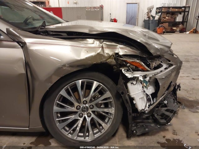 58AD11D11MU007968 Lexus ES 250