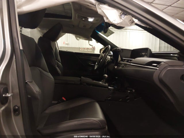 58AD11D11MU007968 Lexus ES 250