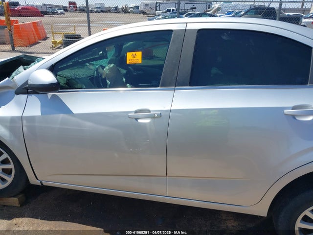 1G1JD5SH5H4147761 Chevrolet Sonic Lt Auto