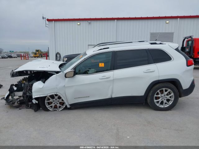1C4PJLCB6FW706695 Jeep Cherokee Latitude