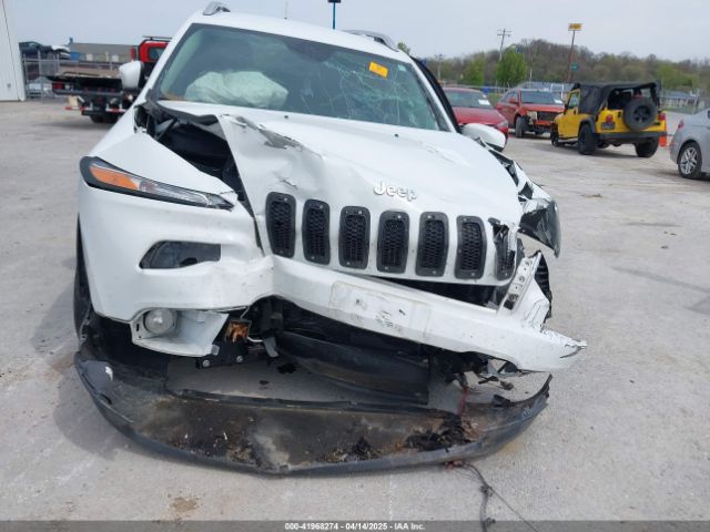 1C4PJLCB6FW706695 Jeep Cherokee Latitude