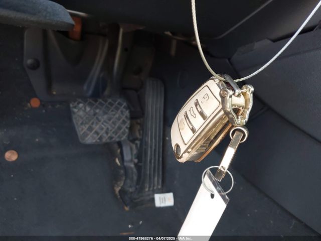 WA1ECCFS9HR008929 Audi Q3 2.0t Premium