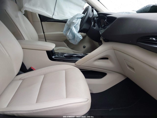 LRBFZNR45MD105813 Buick Envision Fwd Essence