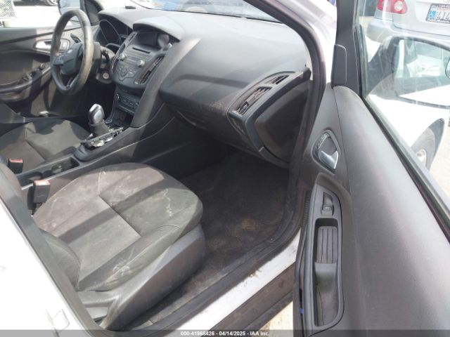 1FADP3K22FL315960 Ford FOCUS SE