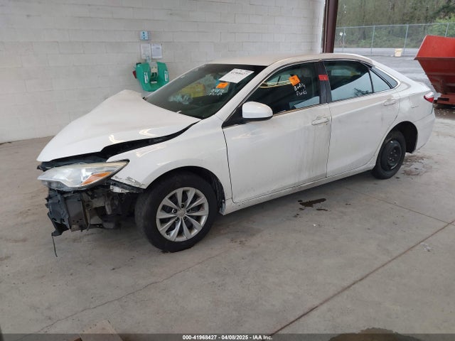 Toyota CAMRY LE 2015 4T4BF1FK4FR512305 Image 2