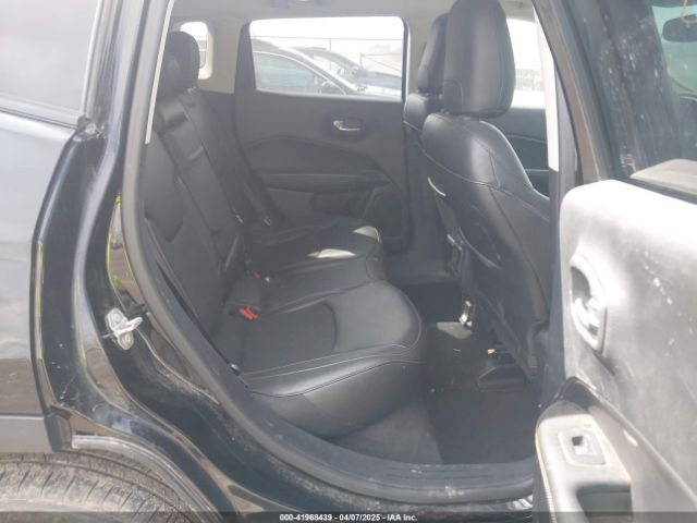 3C4NJDBB3KT654330 Jeep Compass Latitude 4x4