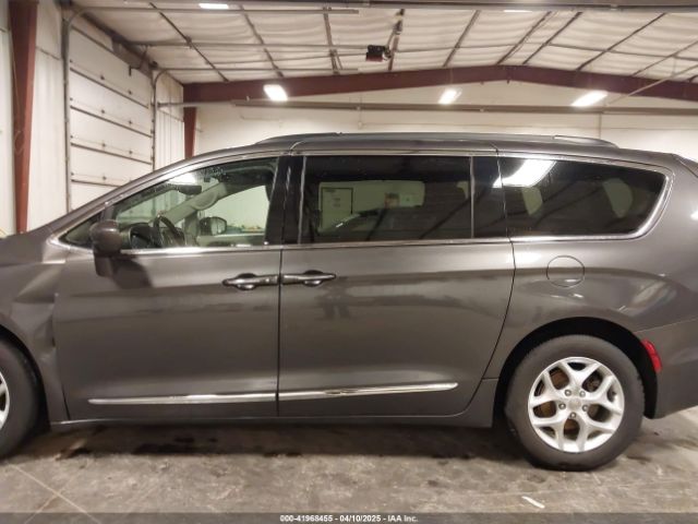 2C4RC1BG5HR803306 Chrysler Pacifica Touring-l