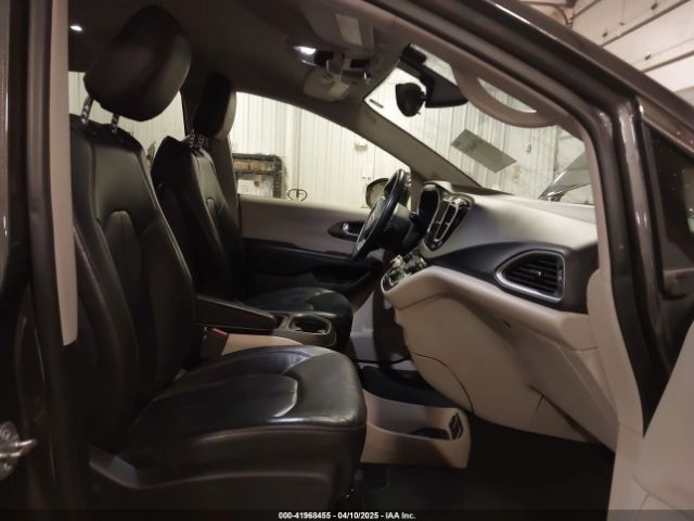 2C4RC1BG5HR803306 Chrysler Pacifica Touring-l