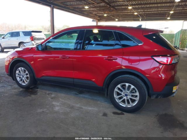 1FMCU9G64NUA01499 Ford ESCAPE SE
