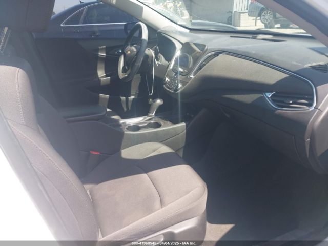 2019 CHEVROLET MALIBU 1G1ZD5ST1KF206825 Photo 4