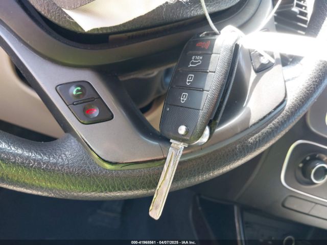 5XYKT3A62FG592895 KIA SORENTO LX