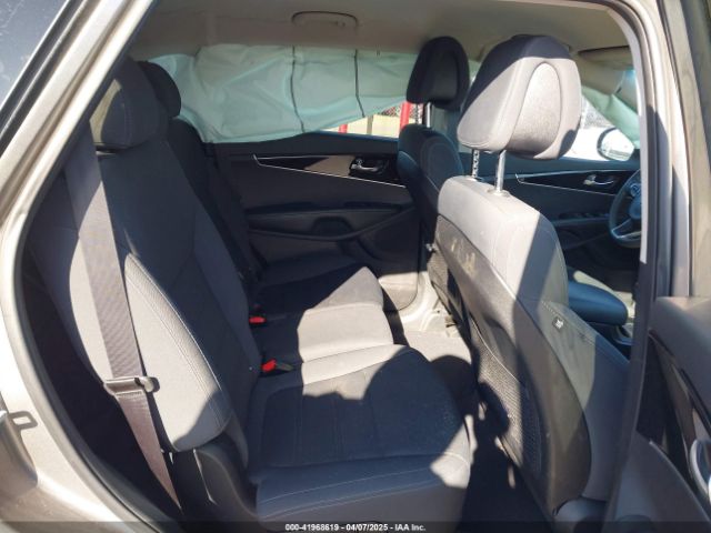 5XYPGDA58GG178903 KIA Sorento 3.3l Lx