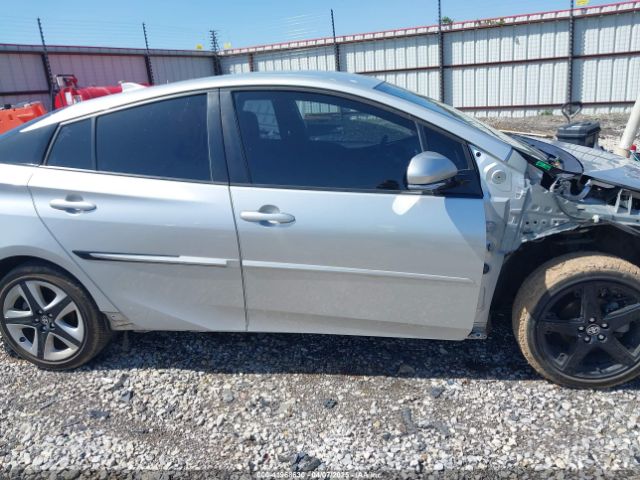 JTDKARFU1G3006077 Toyota Prius Three Touring
