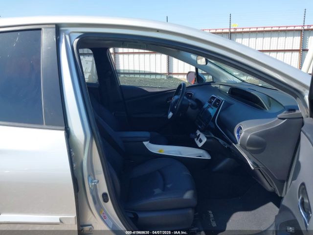 JTDKARFU1G3006077 Toyota Prius Three Touring