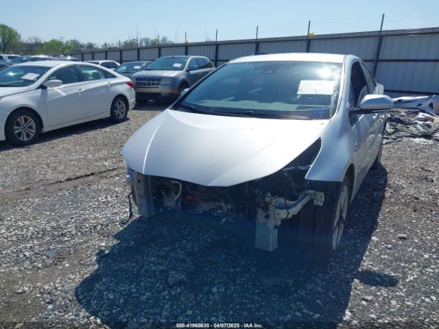 JTDKARFU1G3006077 Toyota Prius Three Touring