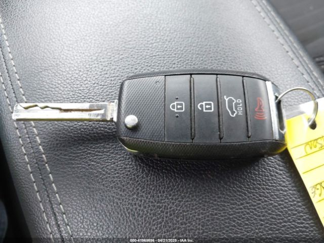 KNDPMCAC4J7437926 KIA Sportage Lx