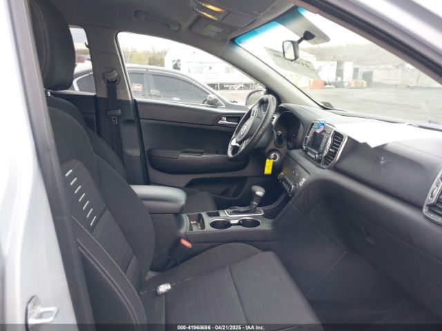 KNDPMCAC4J7437926 KIA Sportage Lx