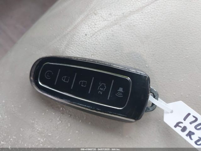 1FMCU0JX0GUB38410 Ford Escape Titanium