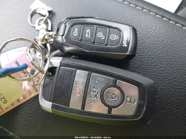 3FA6P0H7XJR133587 Ford FUSION SE