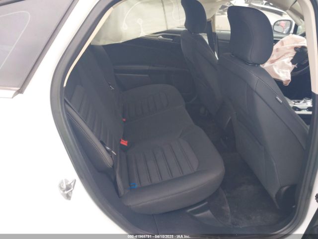 3FA6P0H7XJR133587 Ford FUSION SE