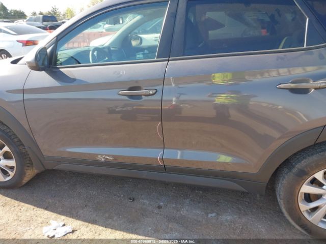 KM8J23A48MU334921 Hyundai TUCSON SE