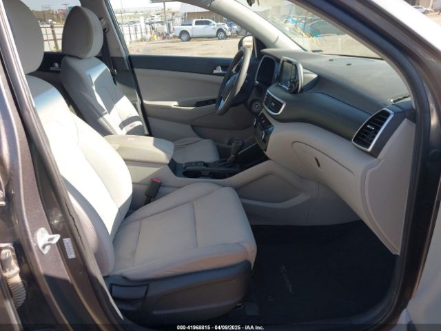 KM8J23A48MU334921 Hyundai TUCSON SE