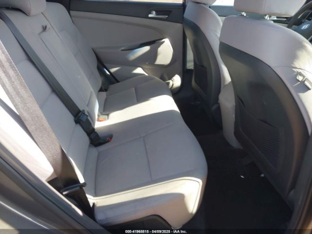 KM8J23A48MU334921 Hyundai TUCSON SE