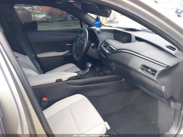 JTHU9JBH0K2002546 Lexus UX 250H
