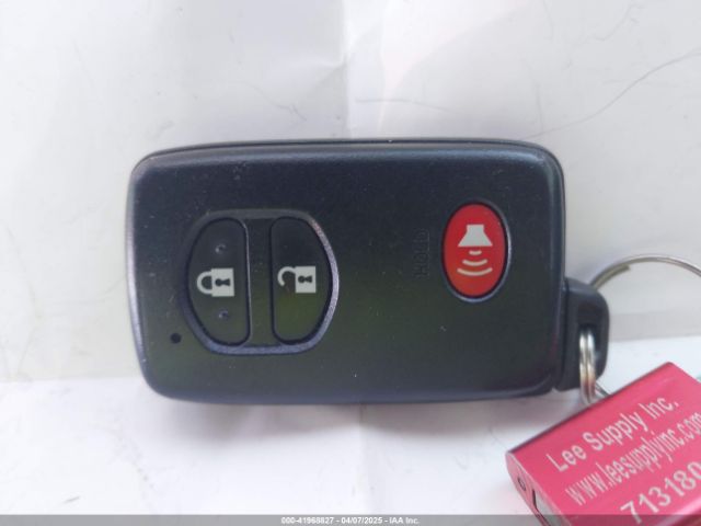 JTDZN3EU6FJ023761 Toyota Prius V Three
