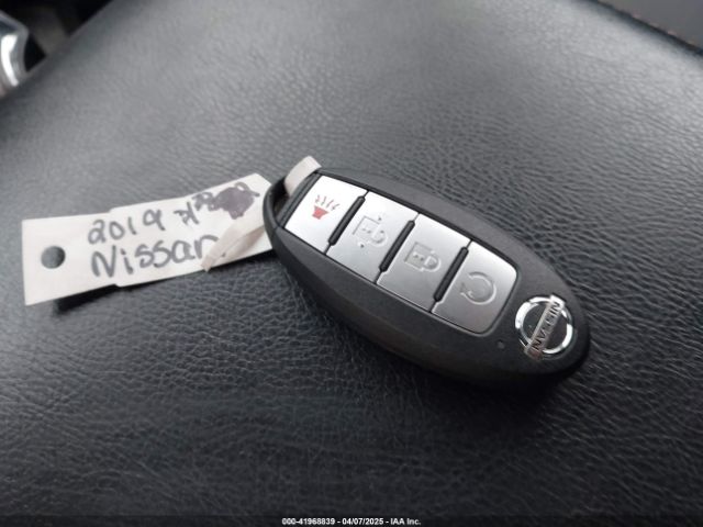 5N1DR2MMXKC614924 Nissan Pathfinder Sv