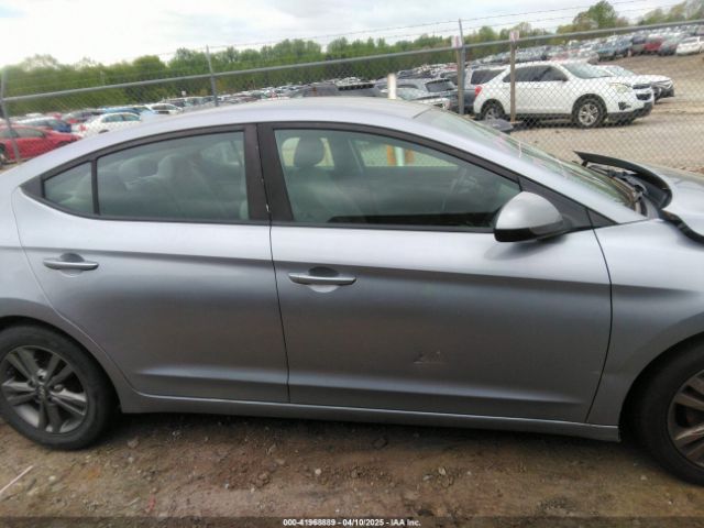 5NPD84LF6HH025596 Hyundai ELANTRA SE