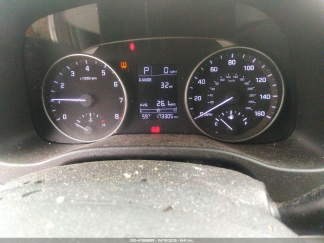 5NPD84LF6HH025596 Hyundai ELANTRA SE
