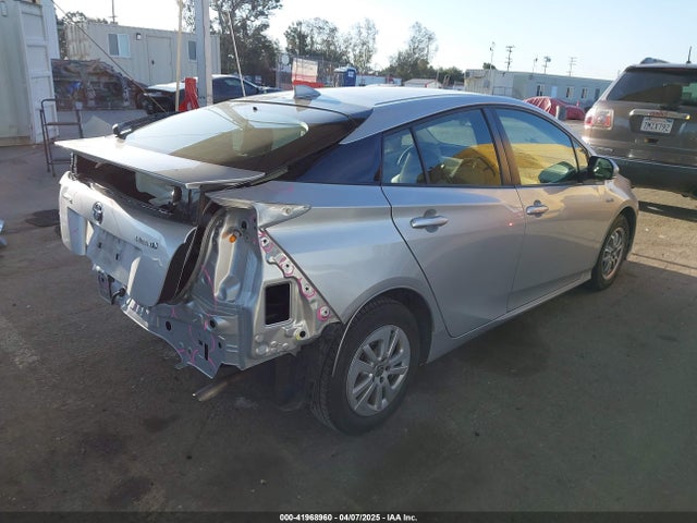 Toyota Prius Two 2016 JTDKBRFU4G3014560 Image 4