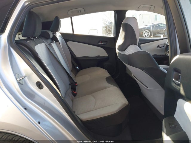 Toyota Prius Two 2016 JTDKBRFU4G3014560 Image 8