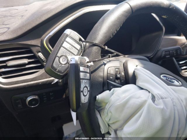 1FMCU9DZ9LUB87634 Ford Escape Titanium Hybrid