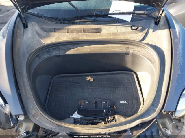5YJ3E1EB0JF170215 Tesla Model 3 Long Range/performance